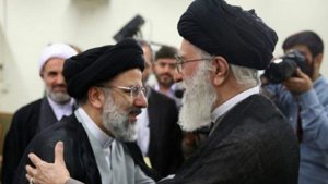 ebrahimRaeisi_with_khamenei_small.JPG