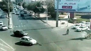 motorcycle_crash_at_light_small.jpg