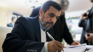 Ahmadinejad_Nameh.jpg