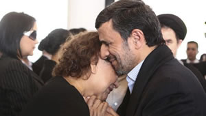 Ahmadinejad_Chavez_ Mother.jpg