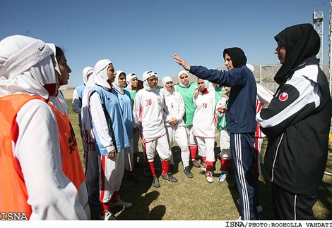iran-women-soccer-outfits-vietnam