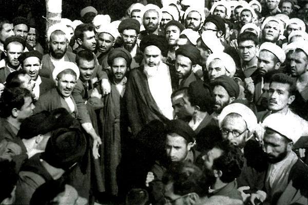 Khomeini-khamenei-Amadnews.jpg