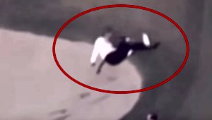 japanPM_golf_fall_small.jpg