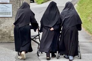 nuns.jpg