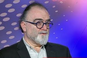 roozbeh.jpg