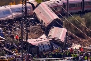 traincrash.jpg
